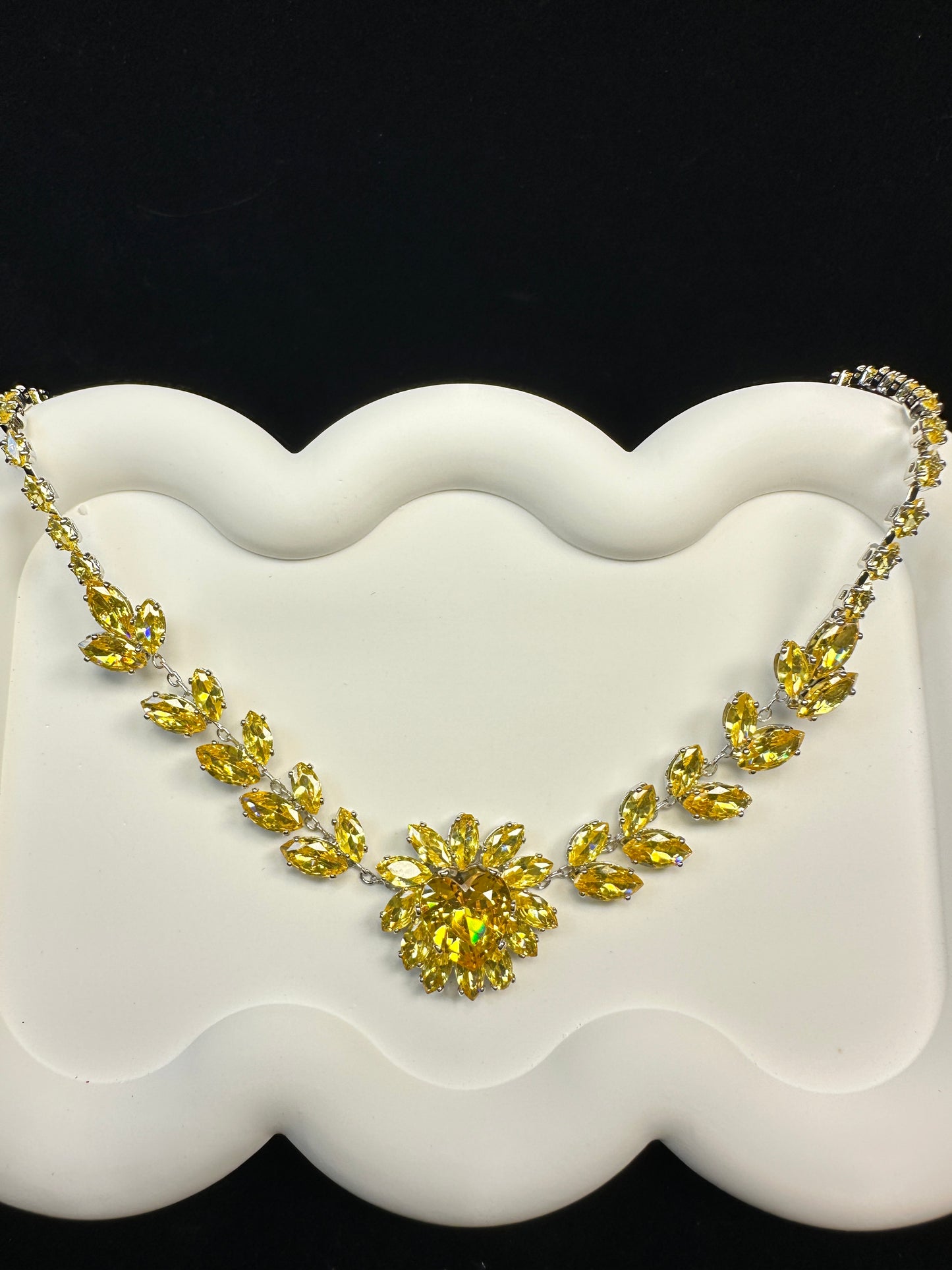 Sunlit Serenade | Romantic Earring & Necklace Set | DN-DS | Luxury Gift-Ready Jewelry Set