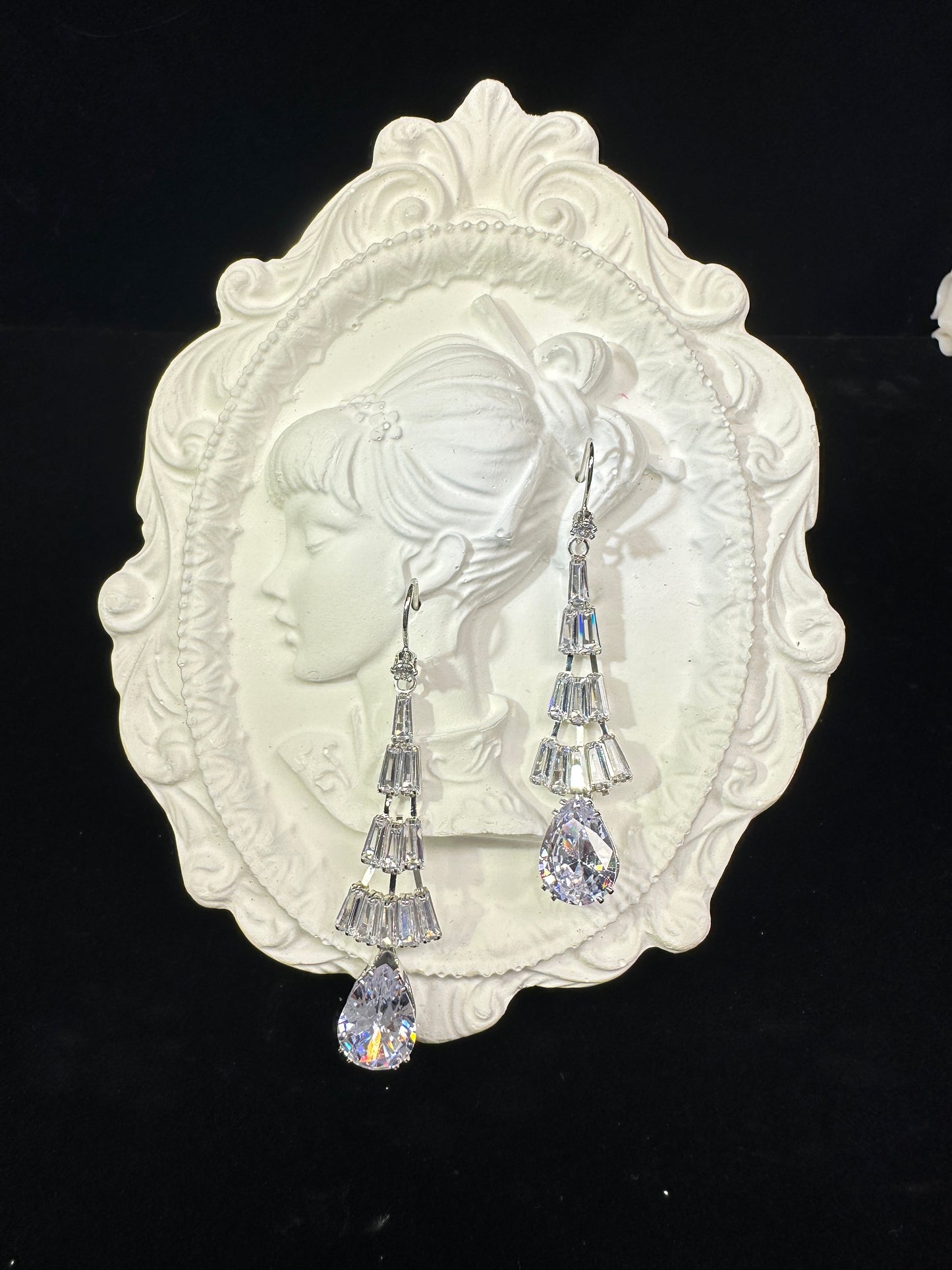 Cloudveil| Layered Geometric Ear hooks & Necklace Set