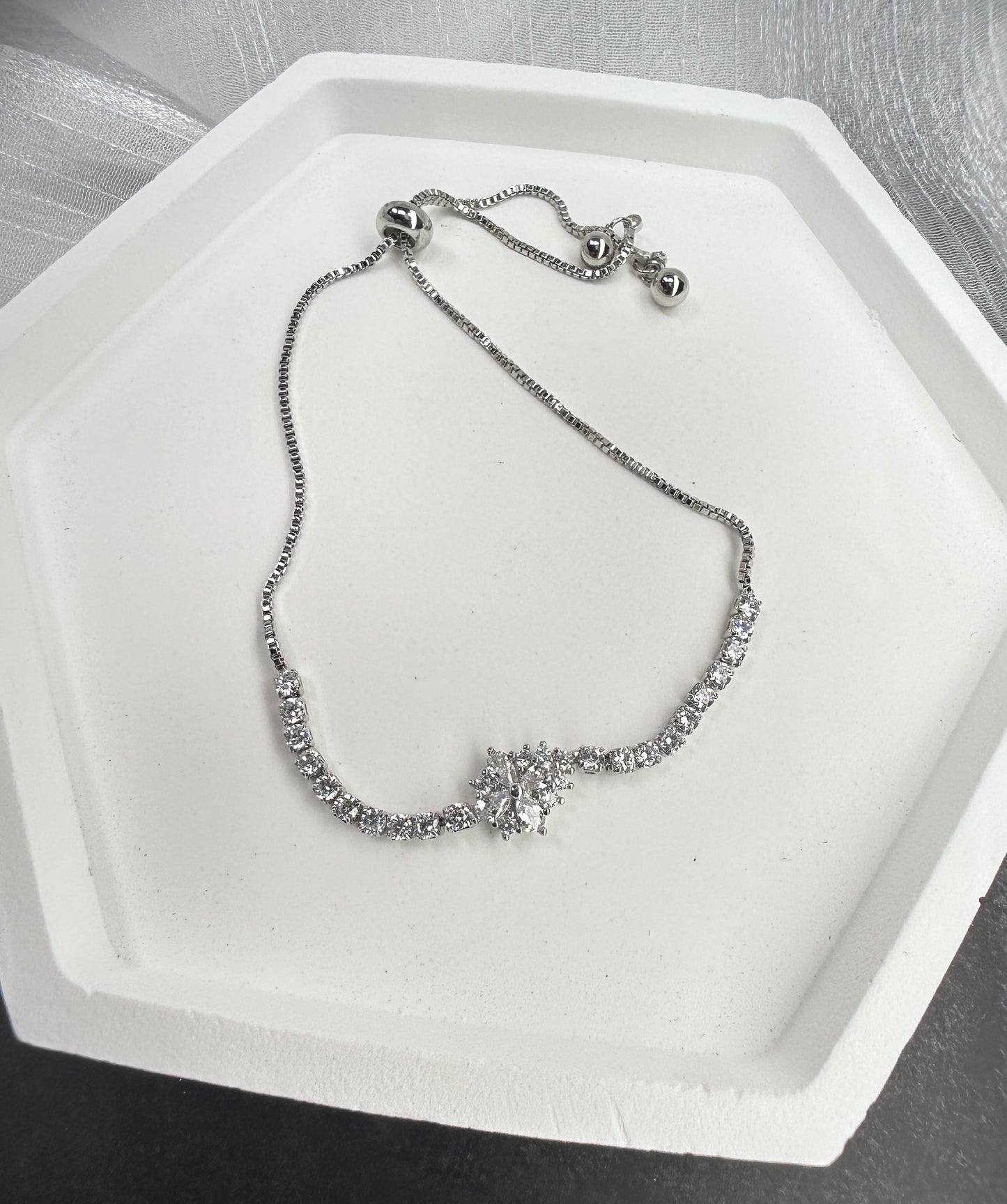 Four-Petal Blossom: Radiant Stone Adjustable Bracelet