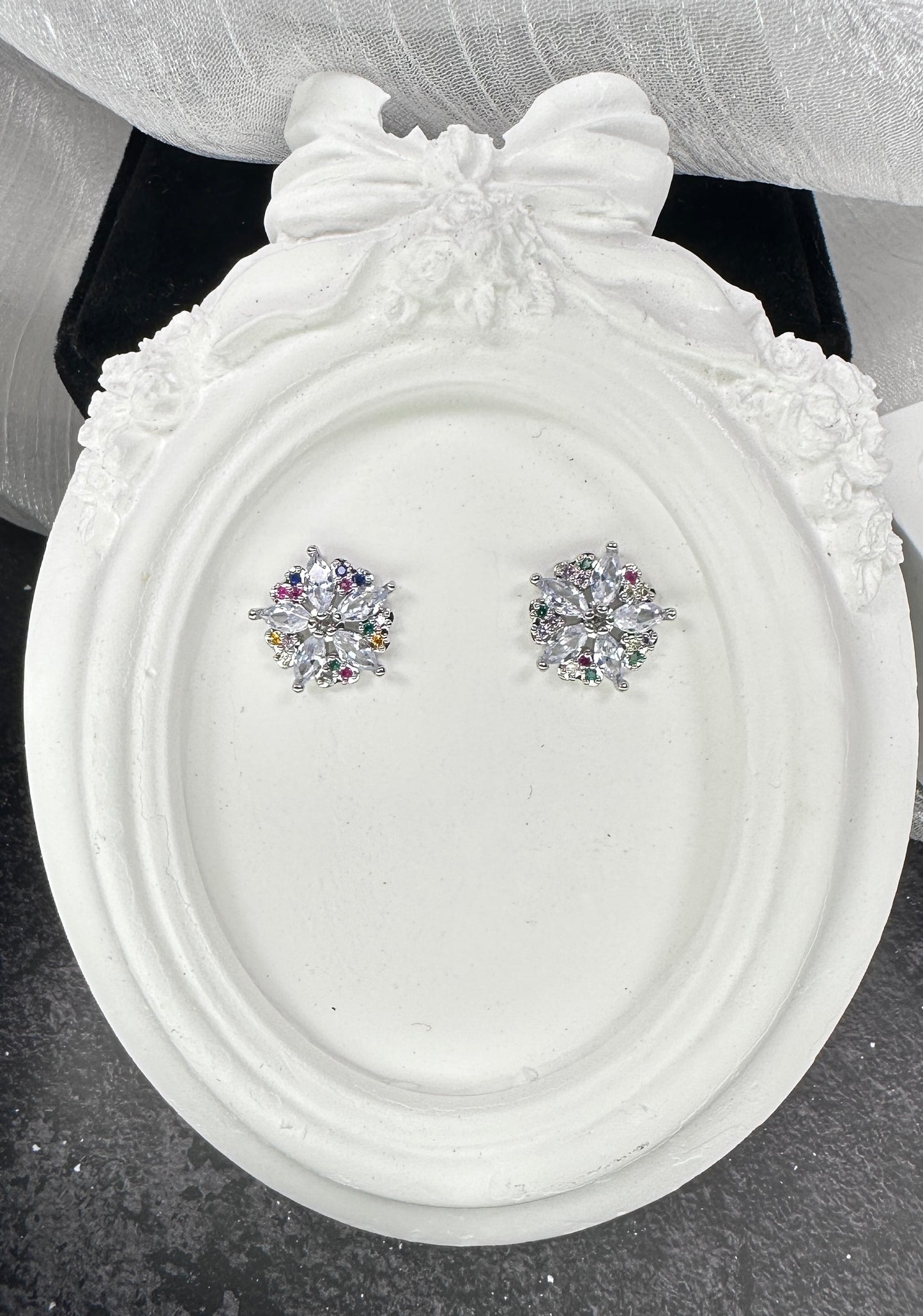 Rainbow Aura Five-Petal Jewelry Set (Gift Box Included)| Necklace & Earrings Gift Box | DN-DS | Luxury Gift-Ready Jewelry Set