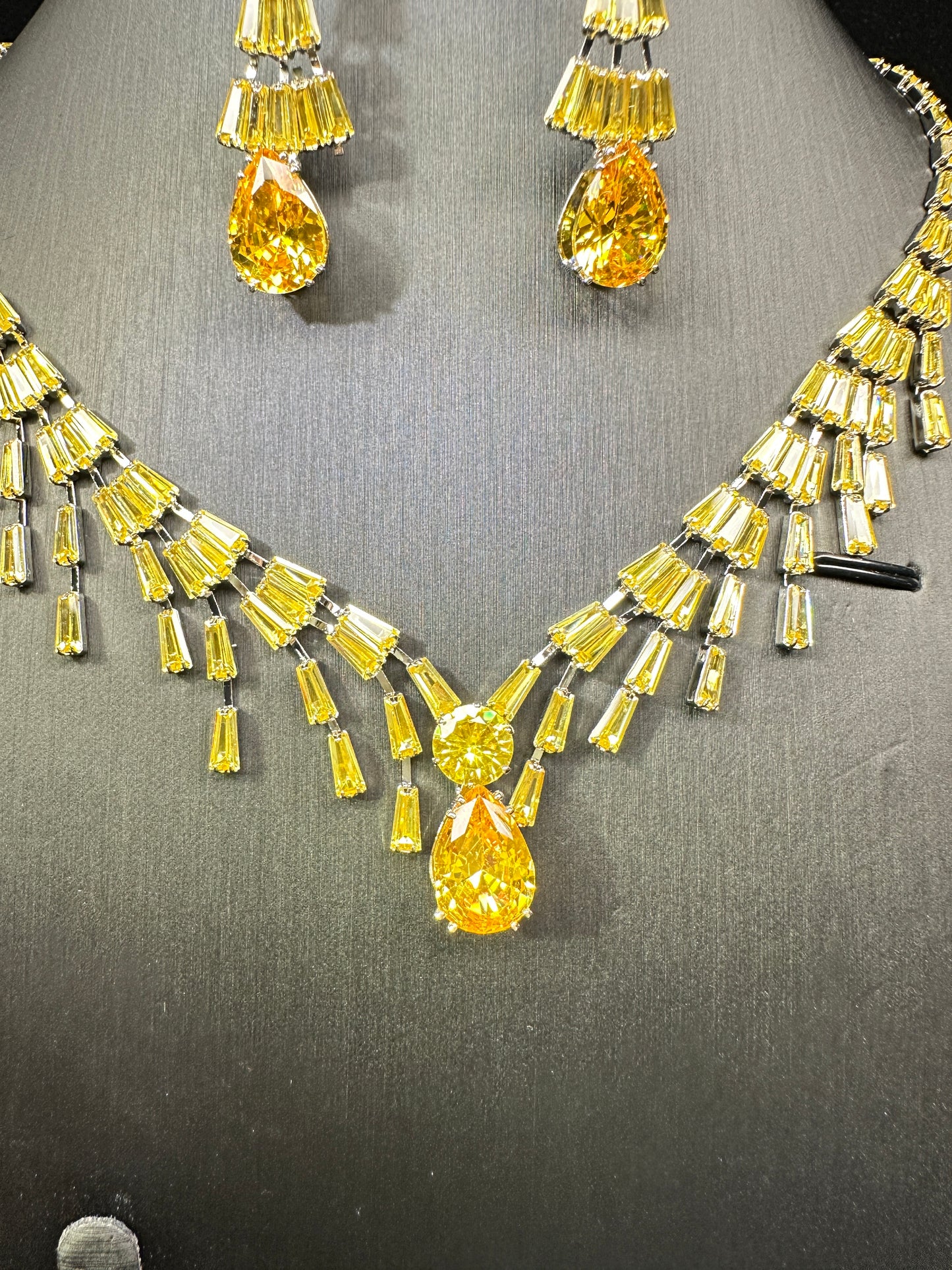 Dawn light| Layered Geometric Ear hooks & Necklace Set