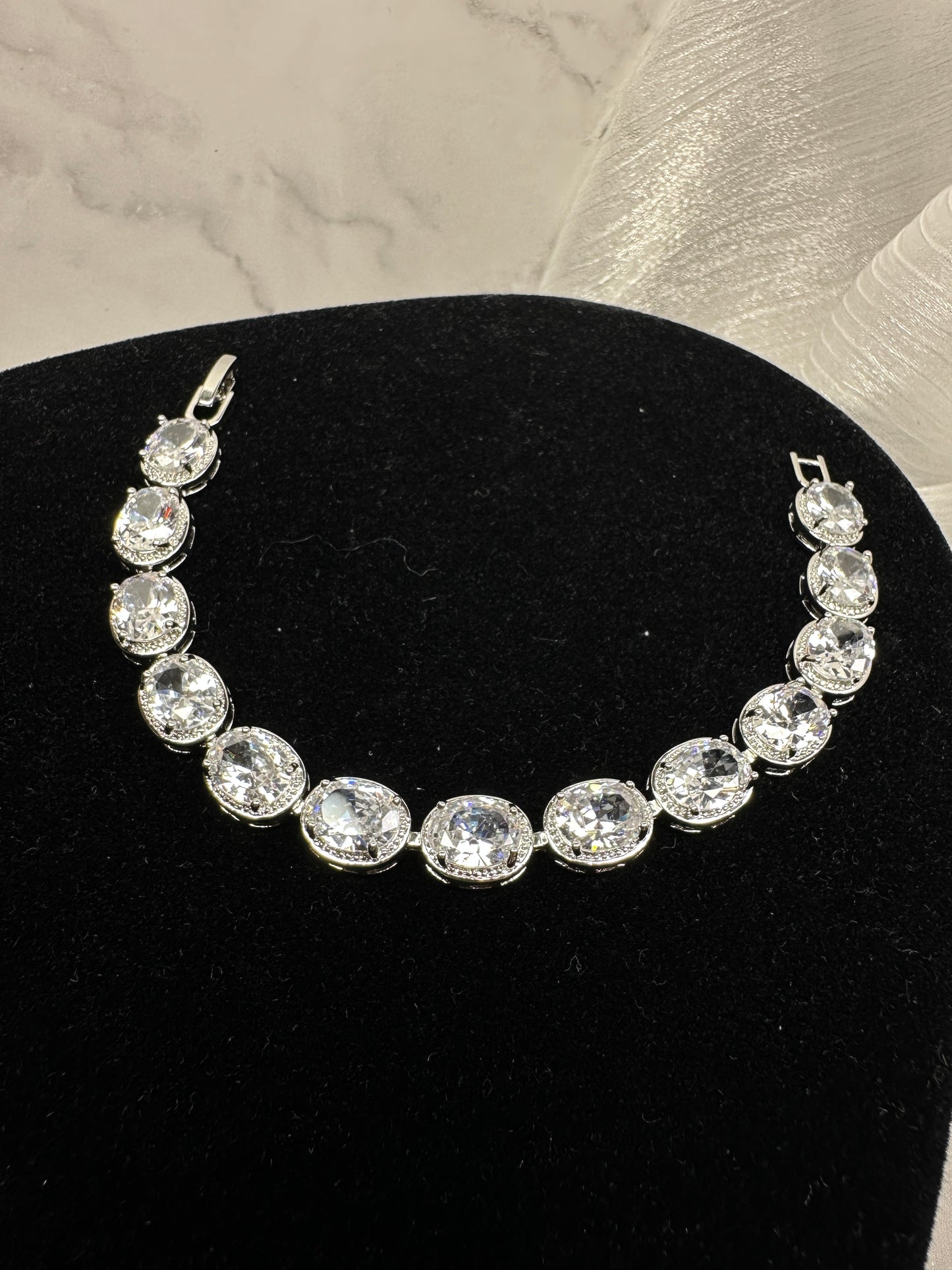 Luxury Oval Clear Cubic Zirconia Tennis Bracelet for Women - Premium Sparkling Bridal & Everyday Jewelry (Fixed 17.5cm)