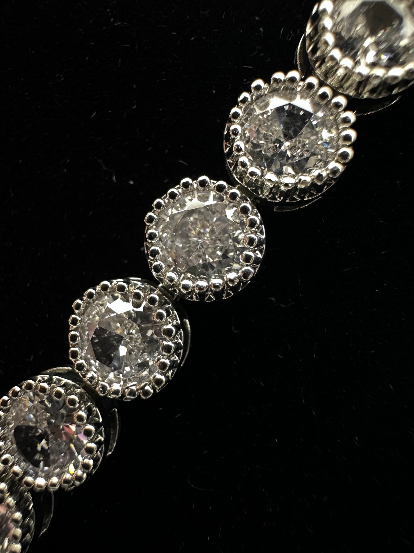 Artisan Milgrain Bezel Halo Clear Cubic Zirconia Tennis Bracelet | Premium Platinum-Plated Brass, Seamless Fixed 18cm Length