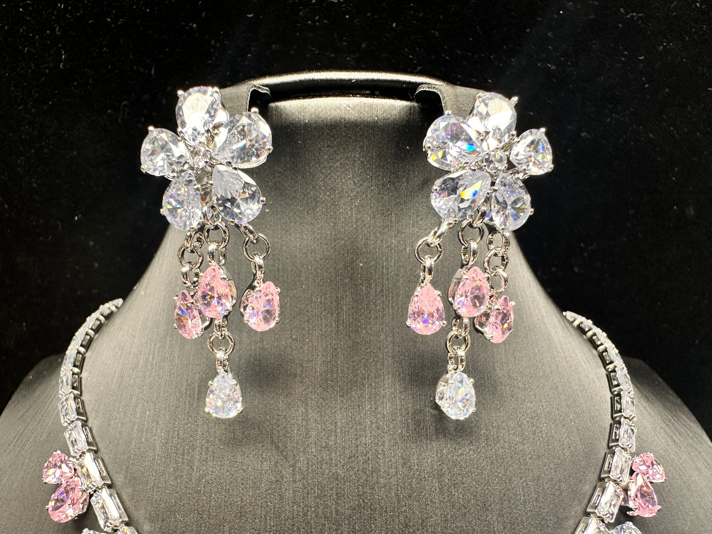 Rose Garden Floral Jewelry Set – Faceted Stones on Gold-Plated White Copper | DN-DS | Luxury Gift-Ready Jewelry Set