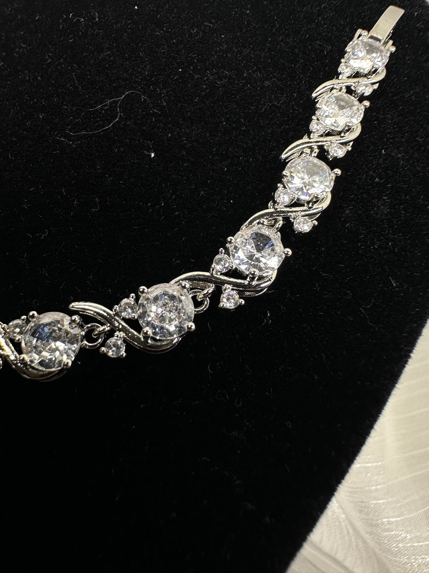 Couture Milgrain Bezel Halo Cubic Zirconia Tennis Bracelet | Adjustable 17cm-18.5cm Length