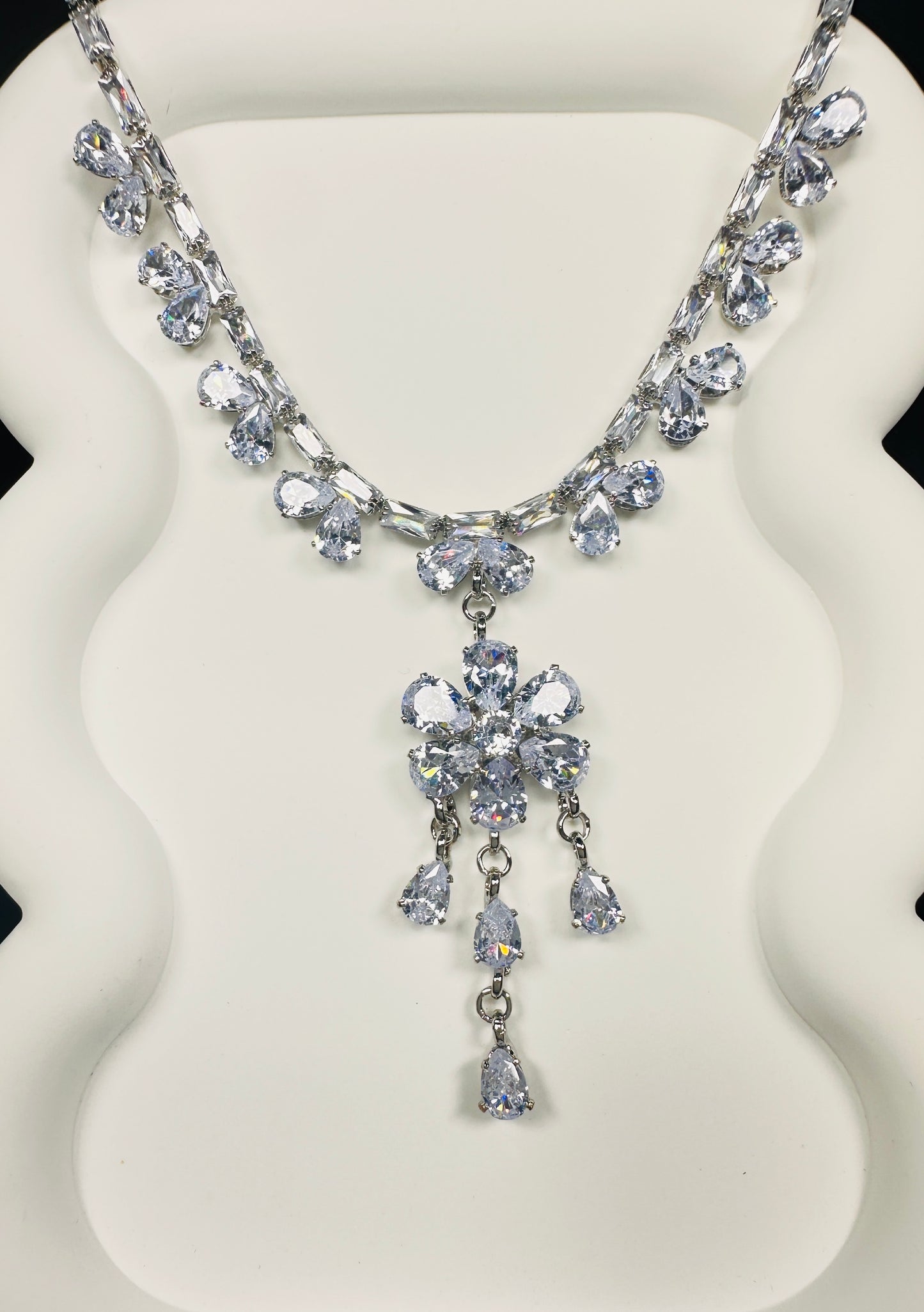 Ice Flora Symphony Set – Clear Faceted Stones on Gold-Plated White Copper | DN-DS | Luxury Gift-Ready Jewelry Set
