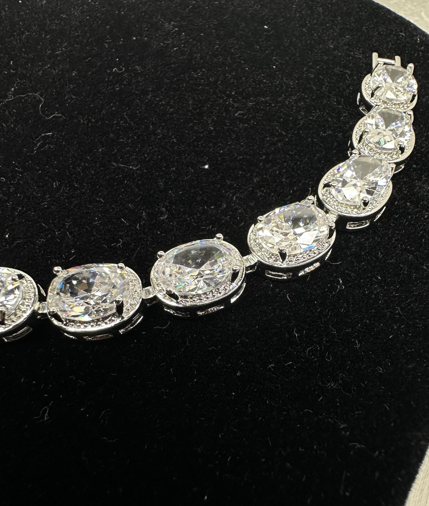 Luxury Oval Clear Cubic Zirconia Tennis Bracelet for Women - Premium Sparkling Bridal & Everyday Jewelry (Fixed 17.5cm)