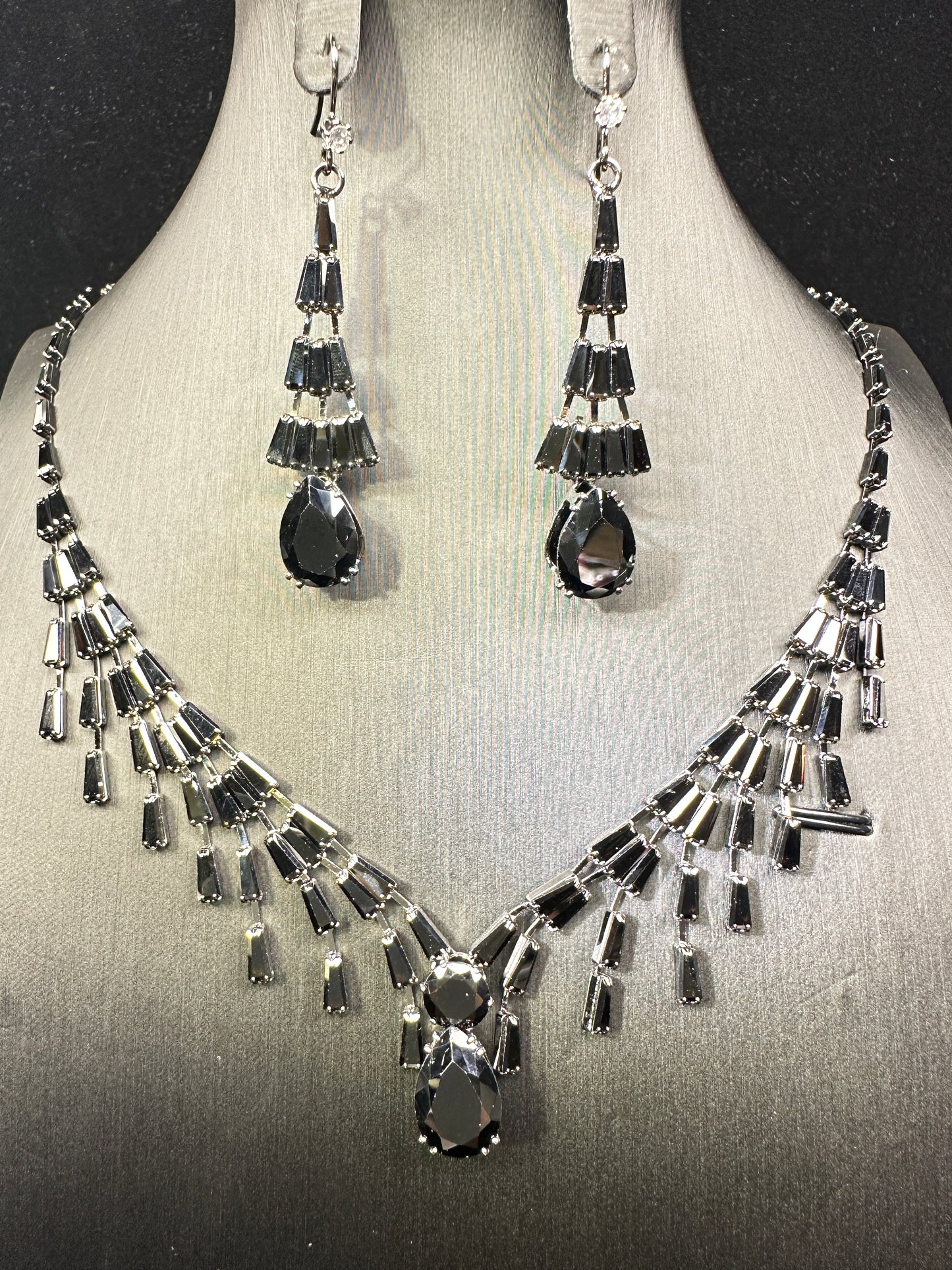 Nocturne | Layered Geometric Ear hooks & Necklace Set