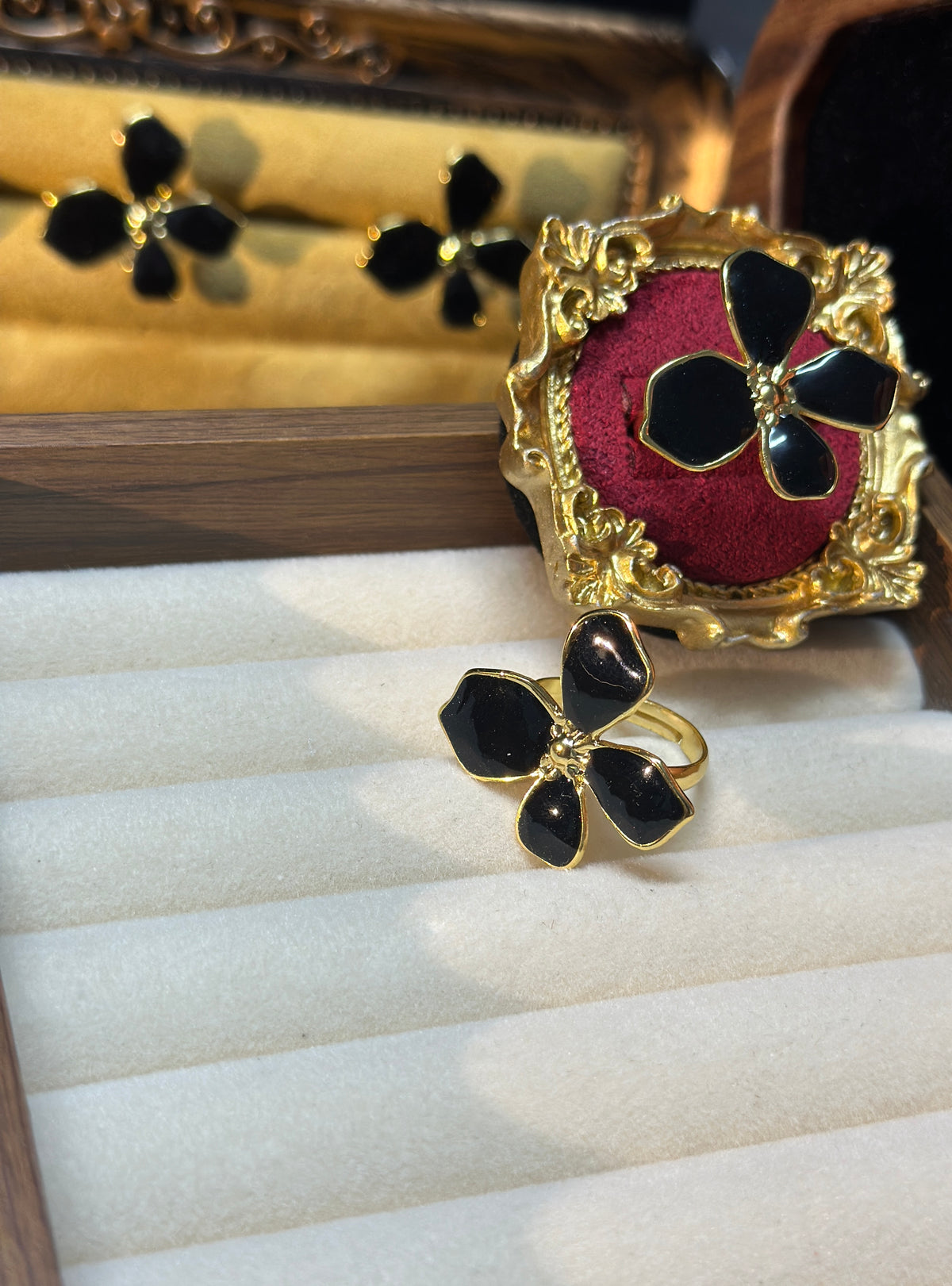 Black Four-Petal Flower Adjustable Ring
