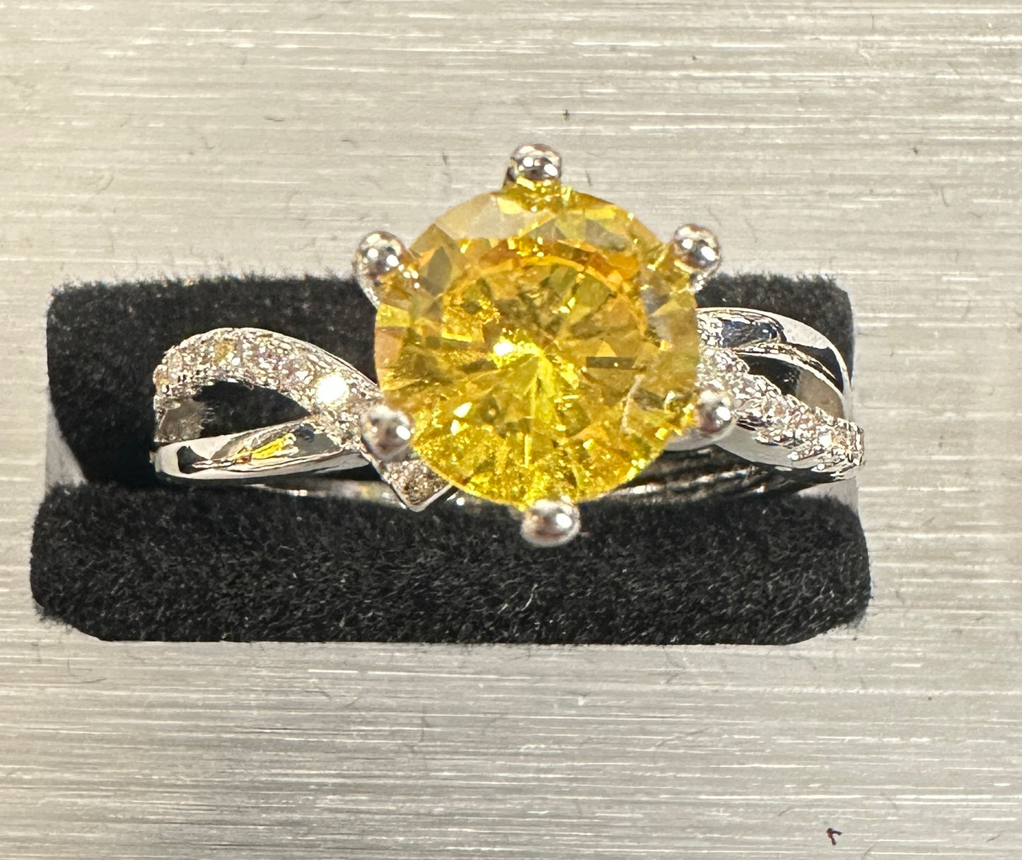 Joy Six-Prong Adjustable Ring