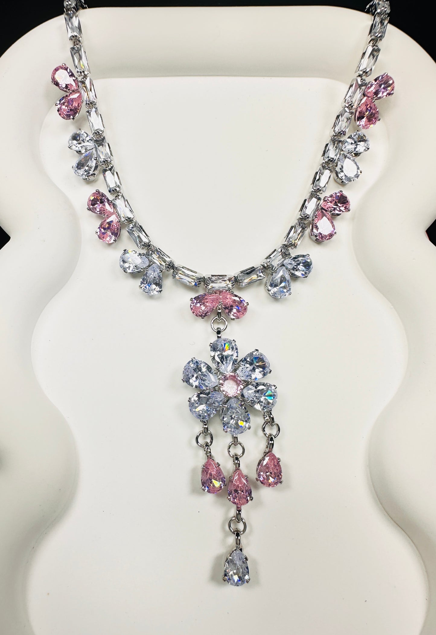 Rose Garden Floral Jewelry Set – Faceted Stones on Gold-Plated White Copper | DN-DS | Luxury Gift-Ready Jewelry Set