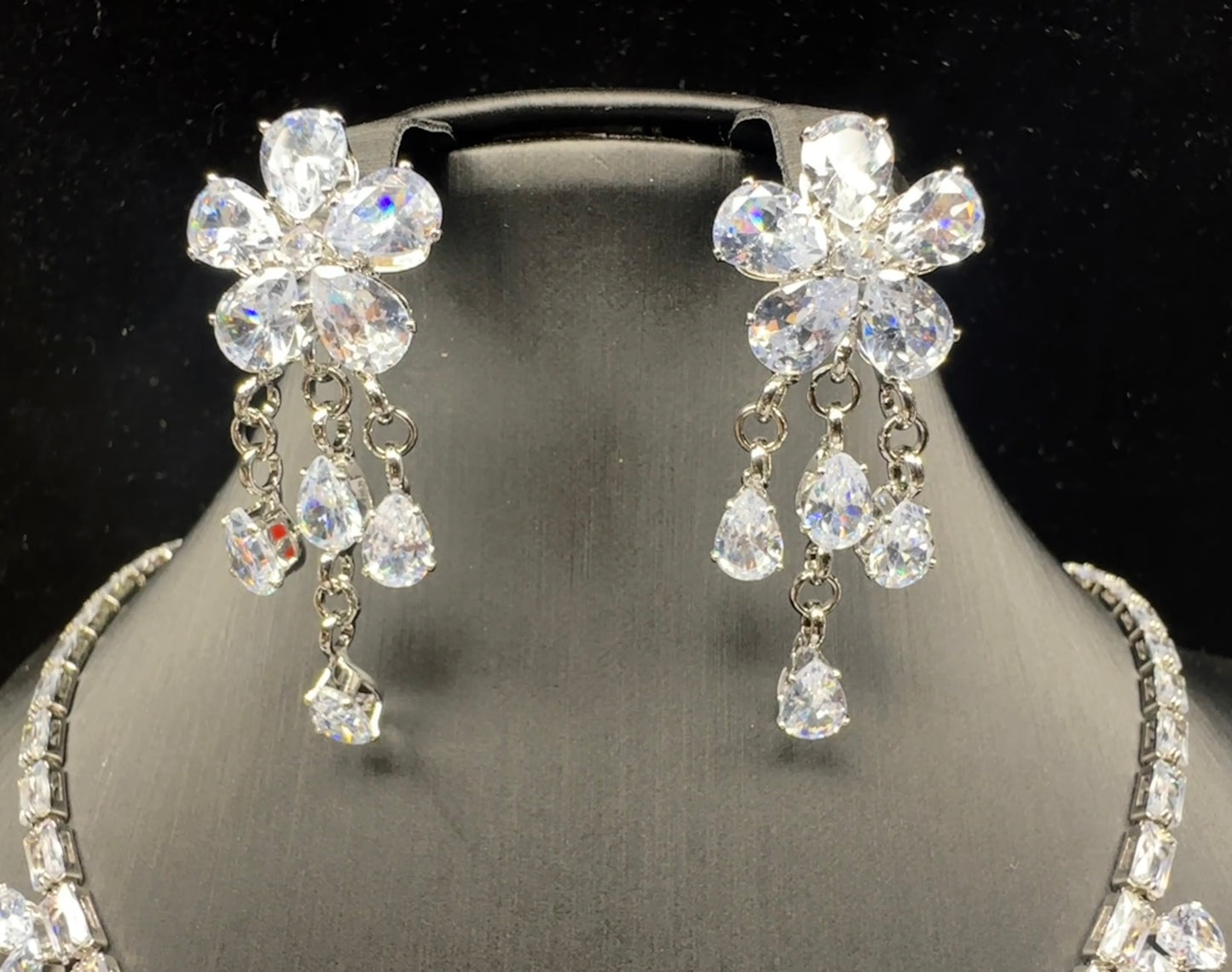 Ice Flora Symphony Set – Clear Faceted Stones on Gold-Plated White Copper | DN-DS | Luxury Gift-Ready Jewelry Set