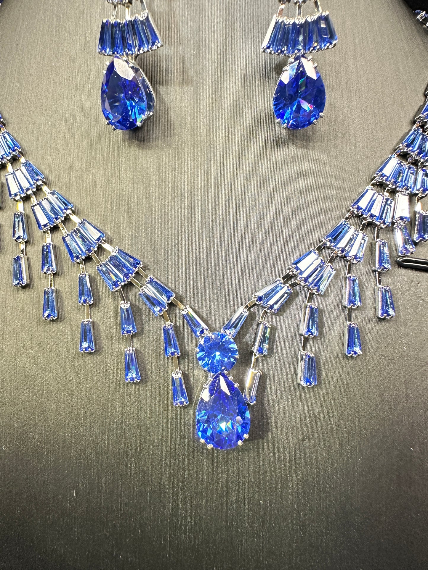 Firmament| Layered Geometric Ear hooks & Necklace Set