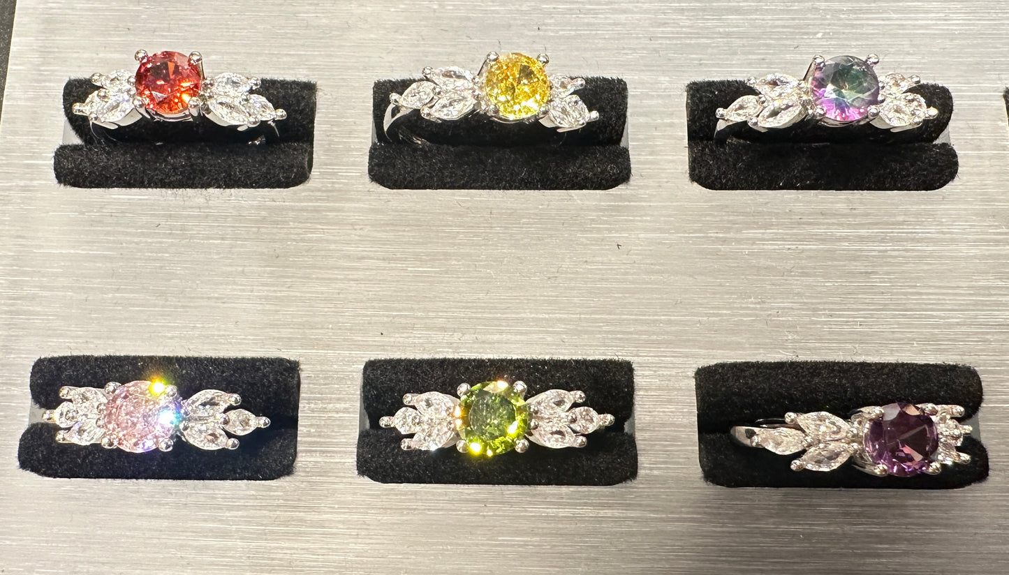 Zeo Grove Adjustable Ring | Leaf-Accent Four Prong Setting