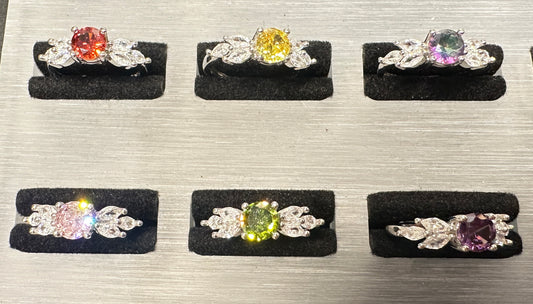 Zeo Grove Adjustable Ring | Leaf-Accent Four Prong Setting