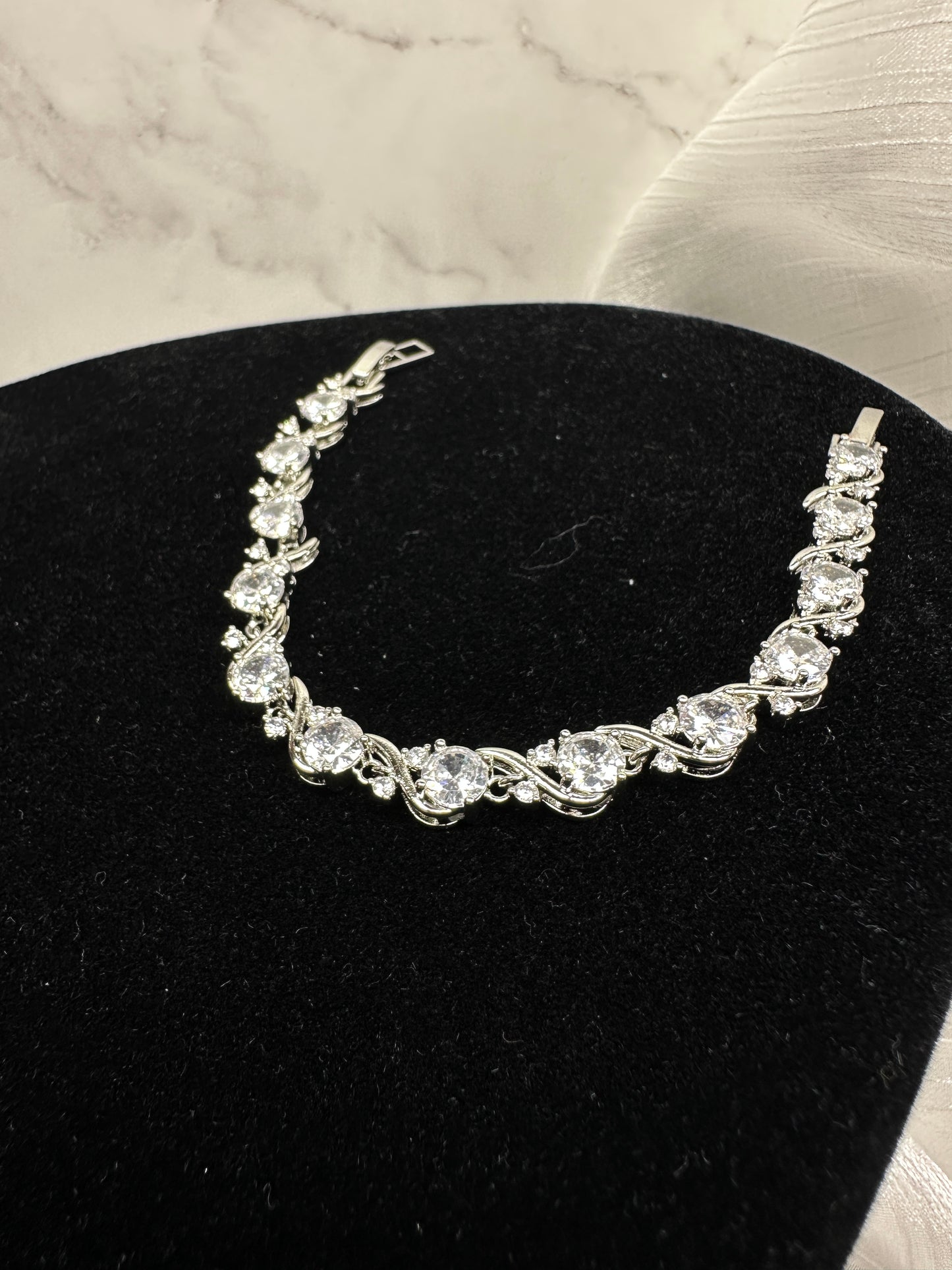 Couture Milgrain Bezel Halo Cubic Zirconia Tennis Bracelet | Adjustable 17cm-18.5cm Length