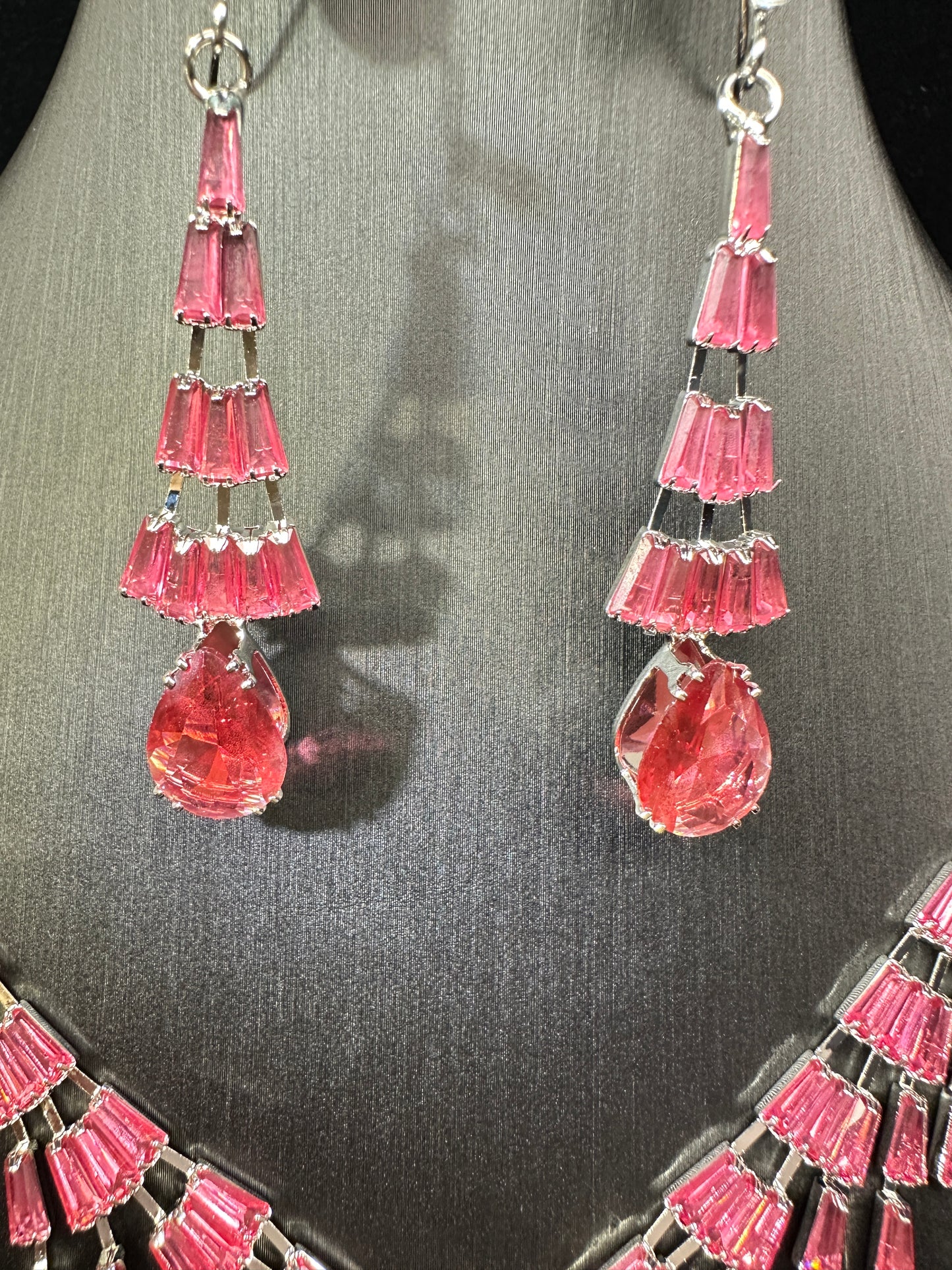 Berry| Layered Geometric Ear hooks & Necklace Set