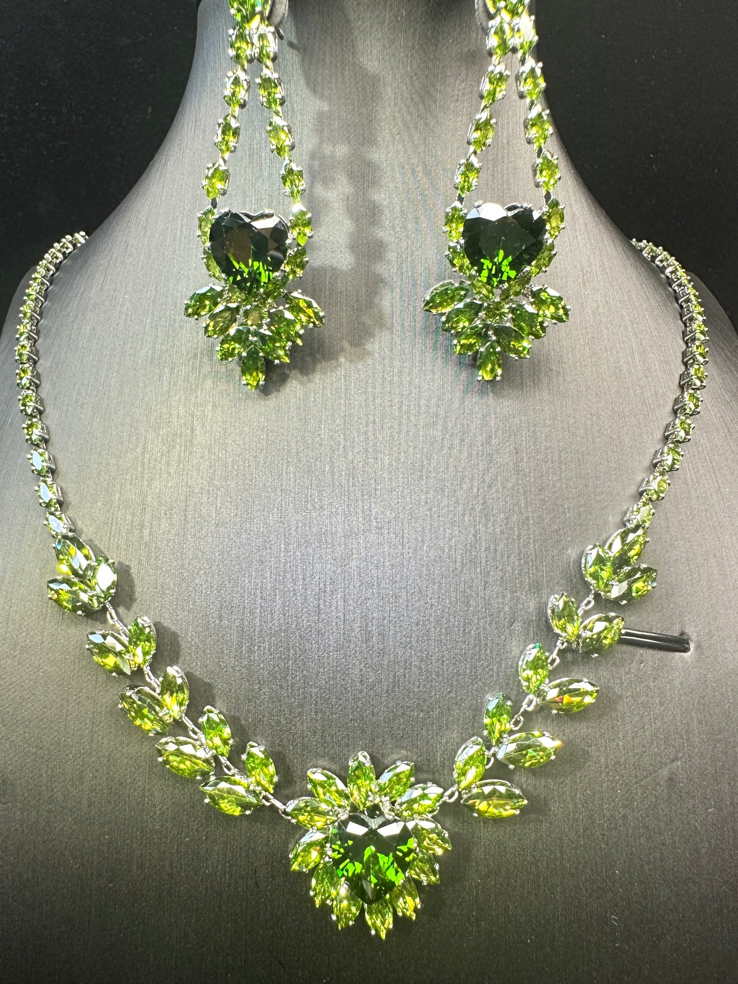 Secret Garden | Romantic Earring & Necklace Set