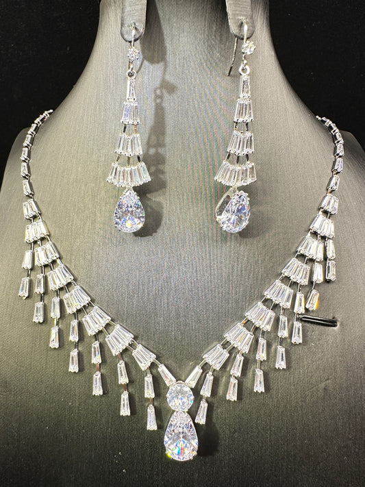 Cloudveil| Layered Geometric Ear hooks & Necklace Set