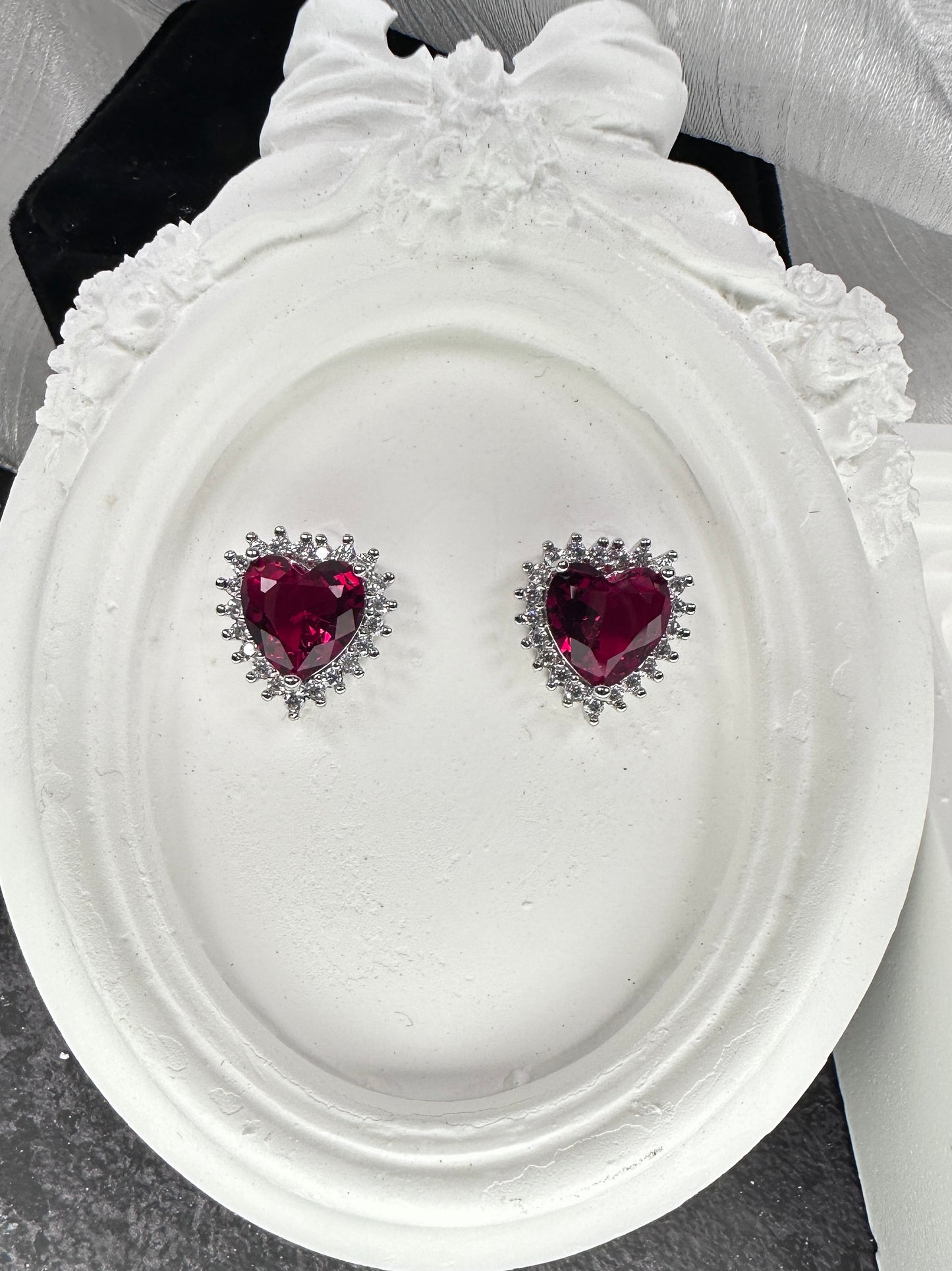 Crimson Heart Halo Jewelry Set (Gift Box Included)| Necklace & Earrings Gift Box | DN-DS | Luxury Gift-Ready Jewelry Set