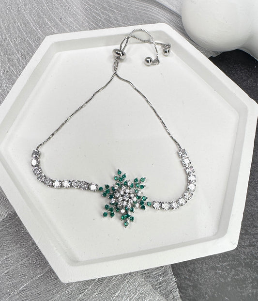 Spinning Snowflake Adjustable Radiant Stone Bracelet ｜ One Size Fits All