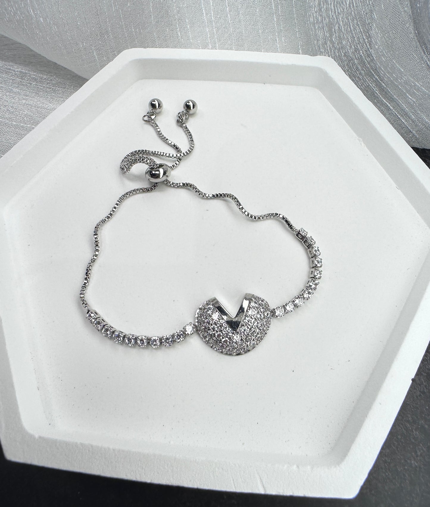 The Bold Radiant V-Heart Bracelet