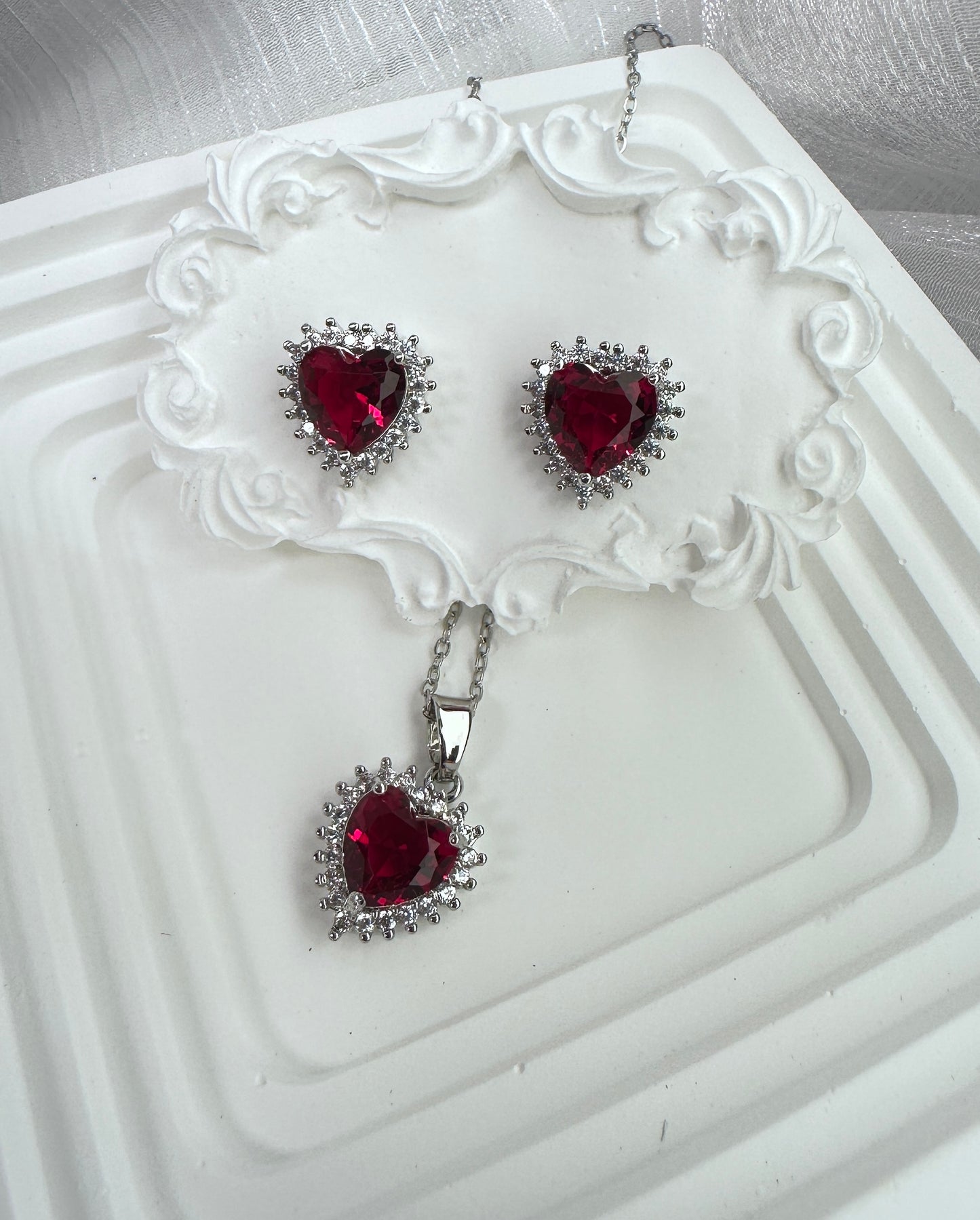Crimson Heart Halo Jewelry Set (Gift Box Included)| Necklace & Earrings Gift Box | DN-DS | Luxury Gift-Ready Jewelry Set
