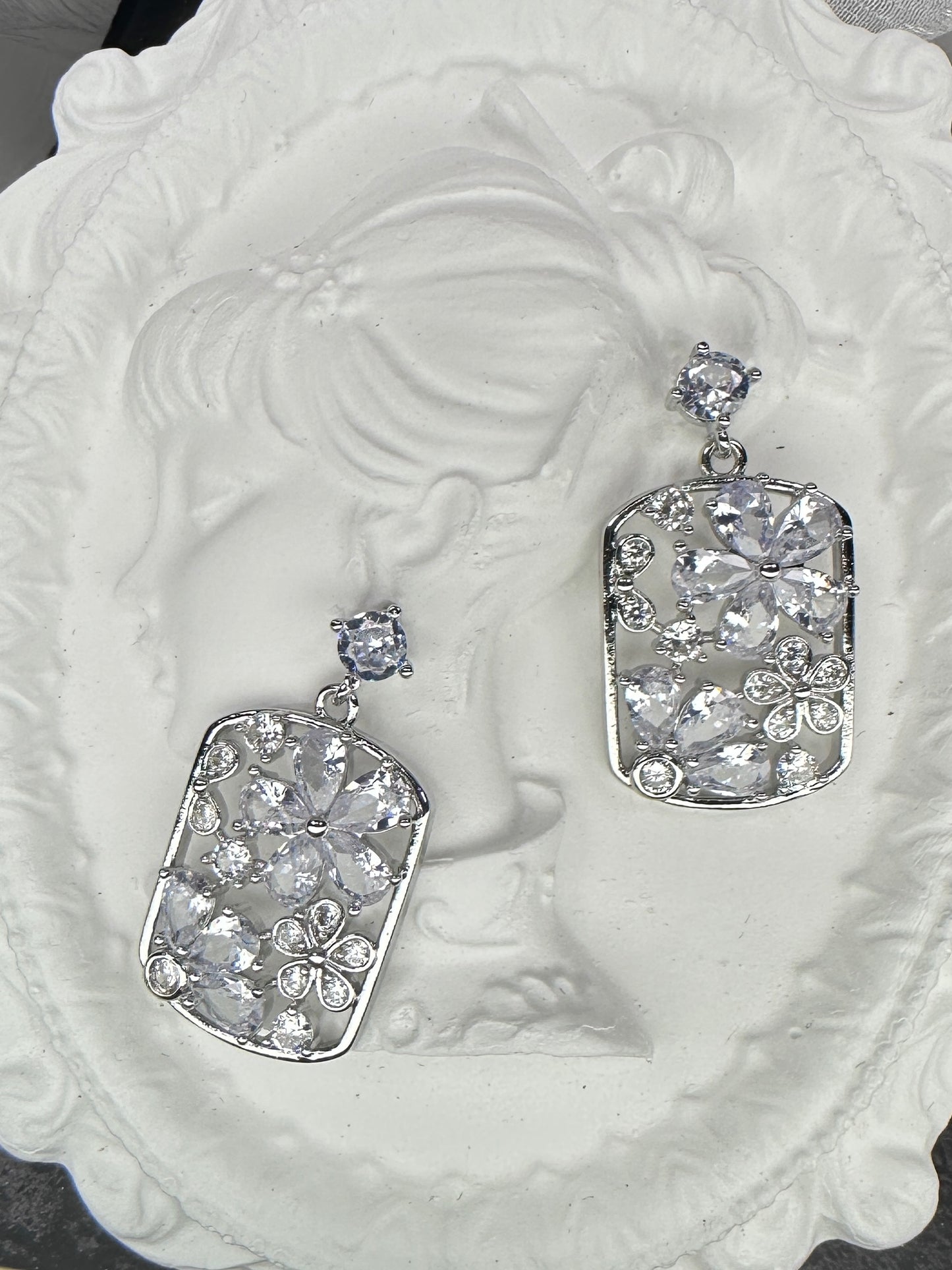 Eternal Secret Garden Filigree Jewelry Set (Gift Box Included)| Necklace & Earrings Gift Box | DN-DS | Luxury Gift-Ready Jewelry Set
