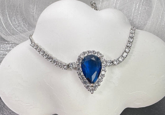 Royal Teardrop: Halo Radiant Stone Adjustable Bracelet (2 Colors)