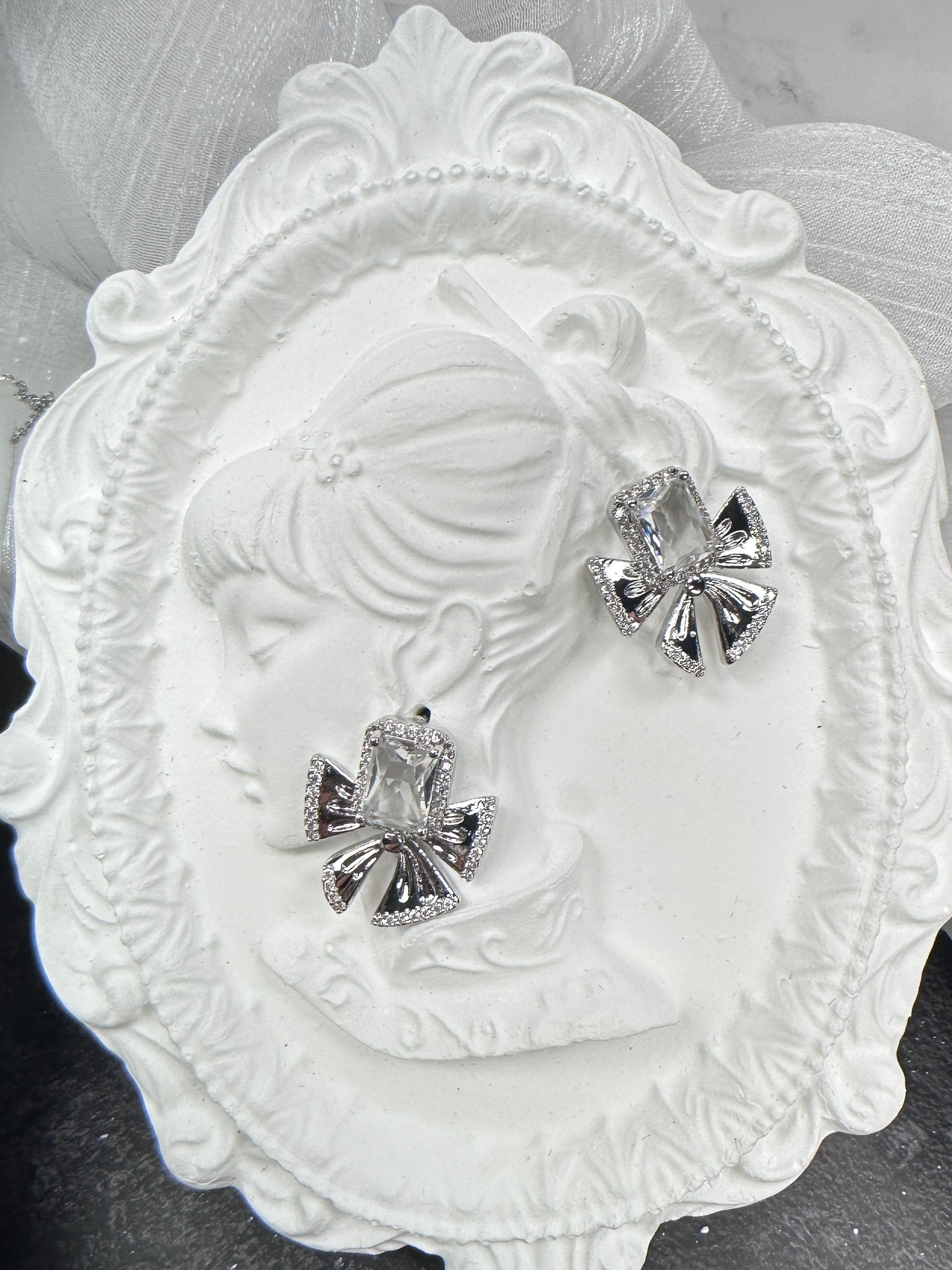 Icy Emerald-Cut Bowknot Jewelry Set (Gift Box Included)| Necklace & Earrings Gift Box | DN-DS | Luxury Gift-Ready Jewelry Set