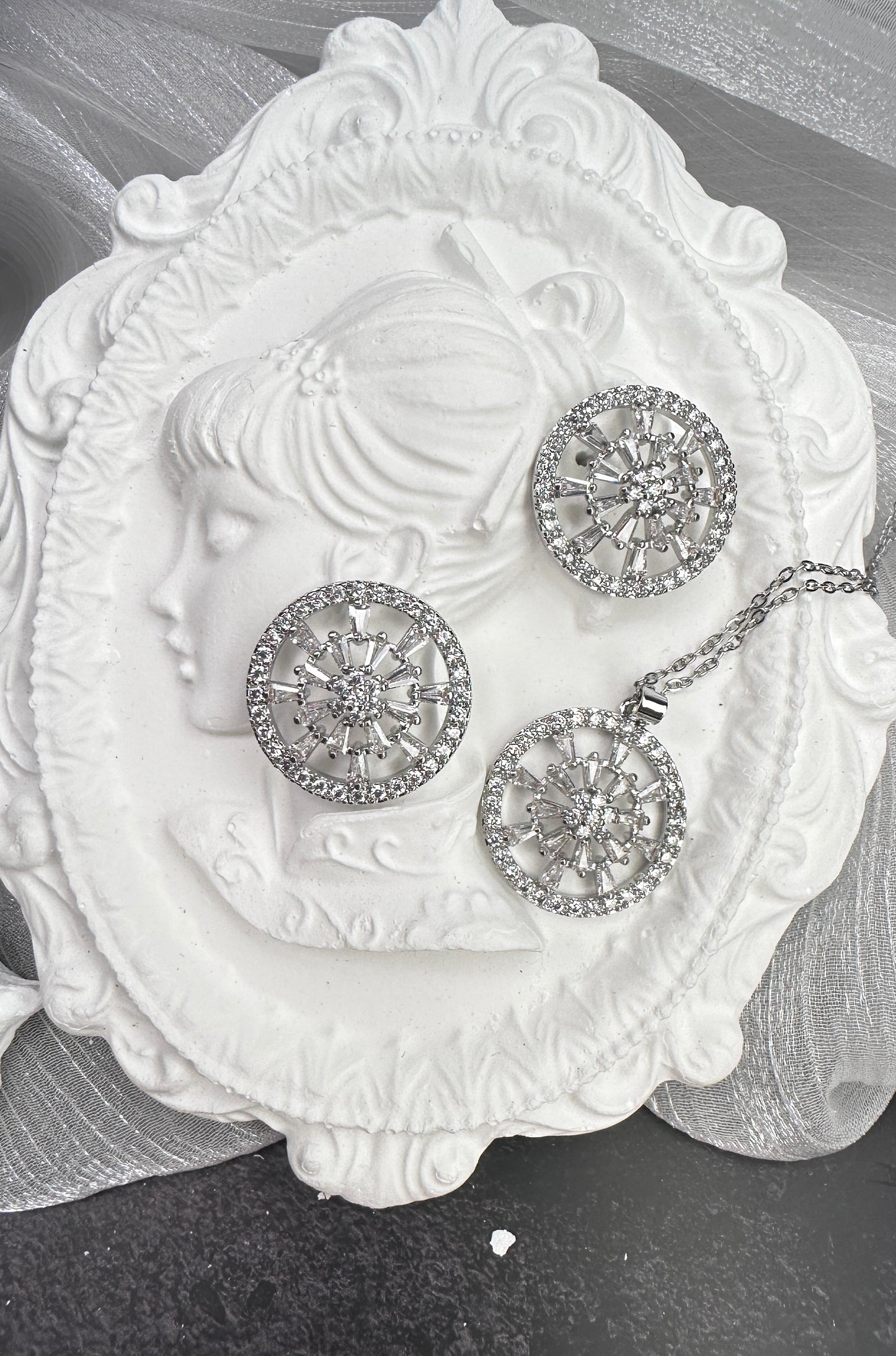 Emerald Green Halo Jewelry Set | S925 Silver Post | Gift Box| Necklace & Earrings Gift Box | DN-DS | Luxury Gift-Ready Jewelry Set