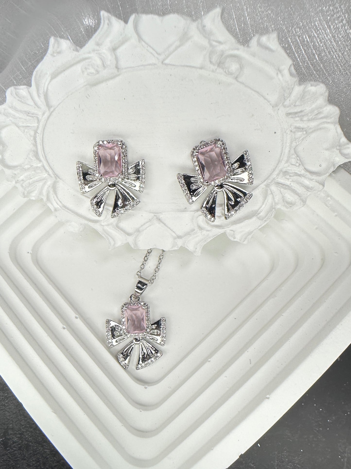 Blush Emerald-Cut Bowknot Jewelry Set (Gift Box Included)| Necklace & Earrings Gift Box | DN-DS | Luxury Gift-Ready Jewelry Set