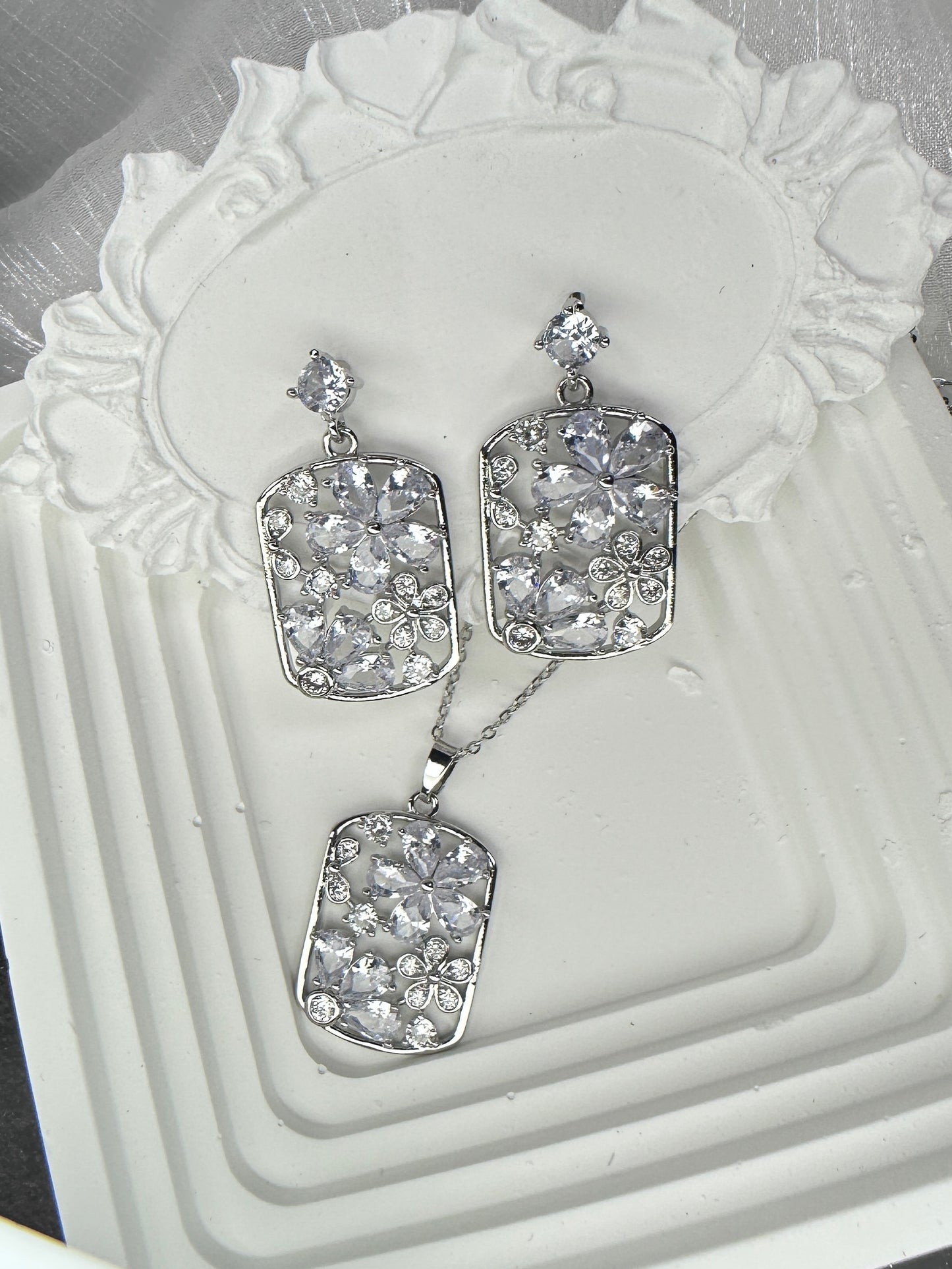 Eternal Secret Garden Filigree Jewelry Set (Gift Box Included)| Necklace & Earrings Gift Box | DN-DS | Luxury Gift-Ready Jewelry Set