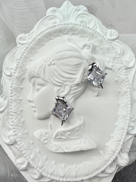Icy Brilliant Princess-Cut Liquid Metal Star Stud Earrings