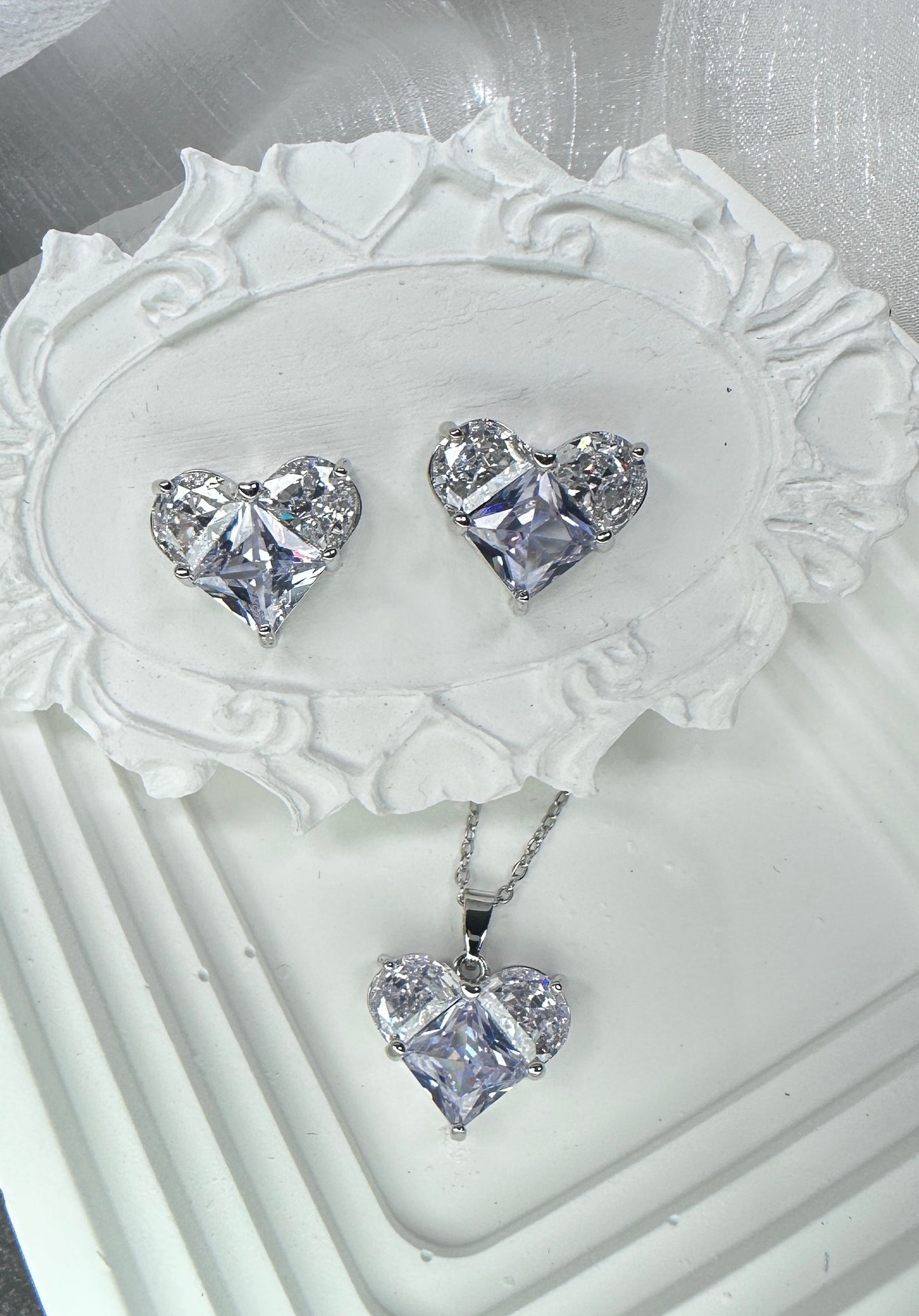Modernist Composite Heart Jewelry Set (Gift Box Included)| Necklace & Earrings Gift Box | DN-DS | Luxury Gift-Ready Jewelry Set