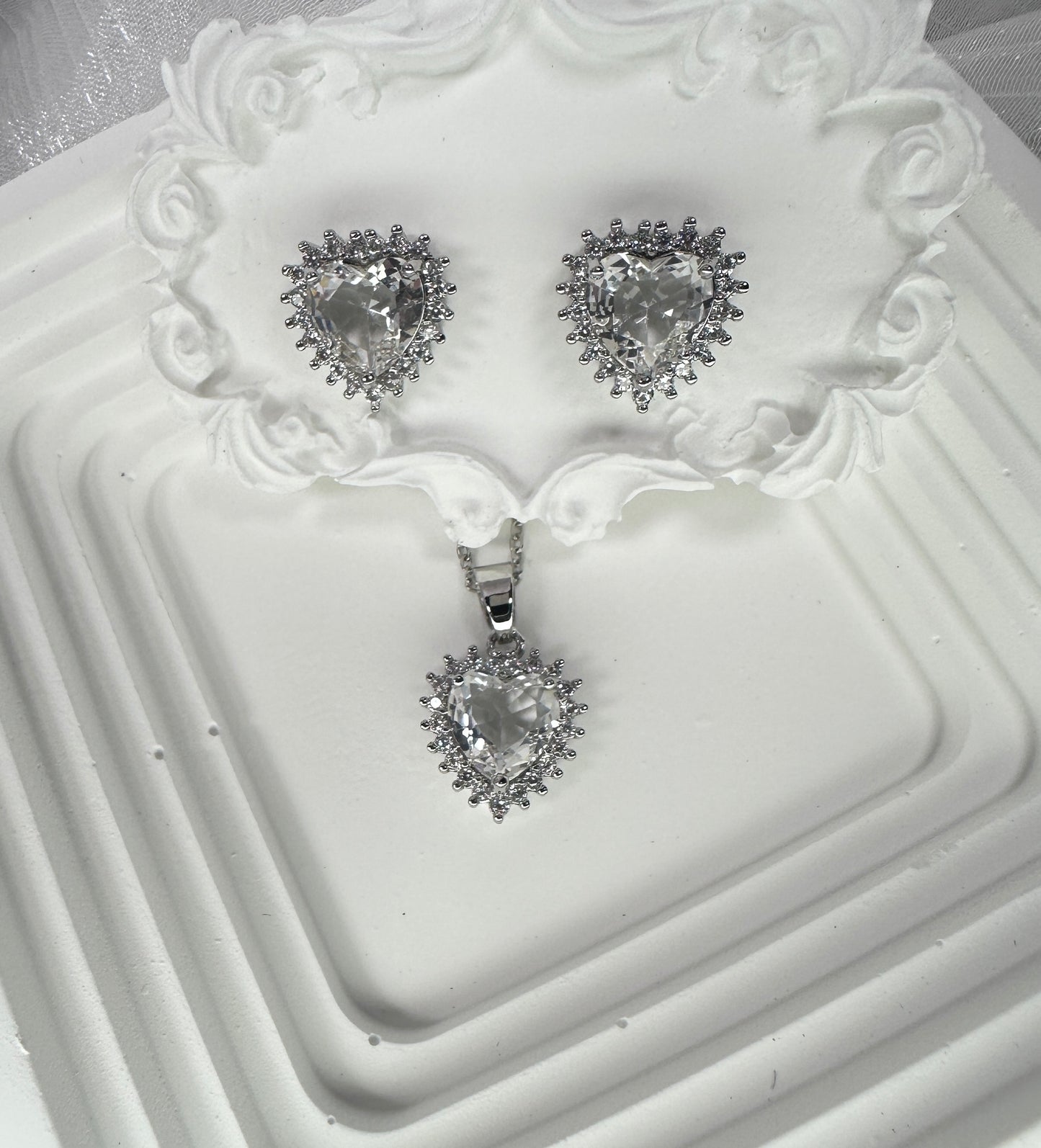 Eternal Heart Halo Jewelry Set (Gift Box Included)| Necklace & Earrings Gift Box | DN-DS | Luxury Gift-Ready Jewelry Set