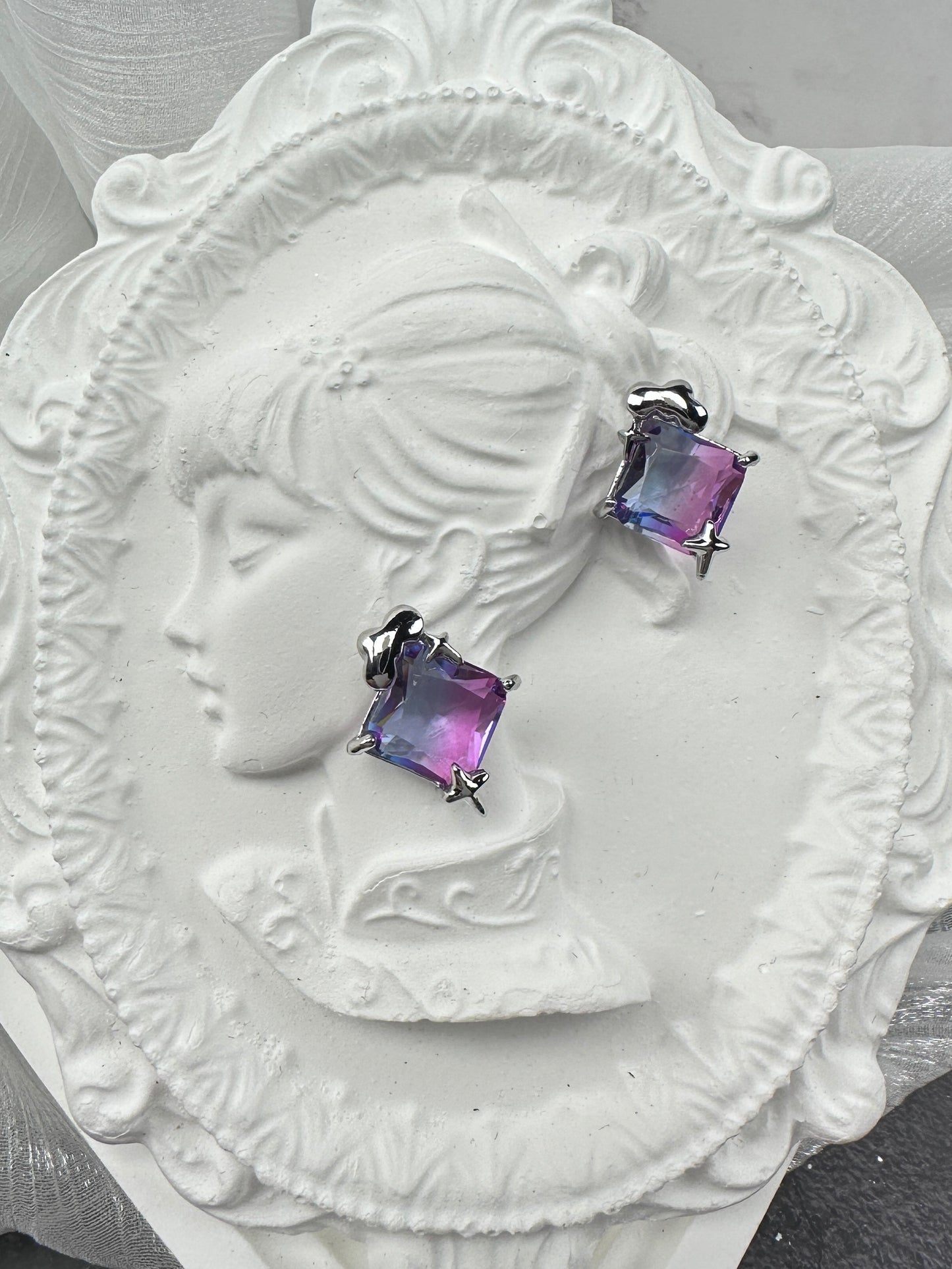 Dreamy Aurora Gradient Princess-Cut Liquid Metal Stud Earrings