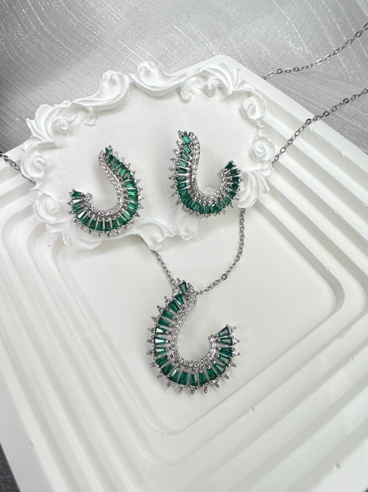 Verdant Curve Jewelry Set (Gift Box Included)| Necklace & Earrings Gift Box | DN-DS | Luxury Gift-Ready Jewelry Set