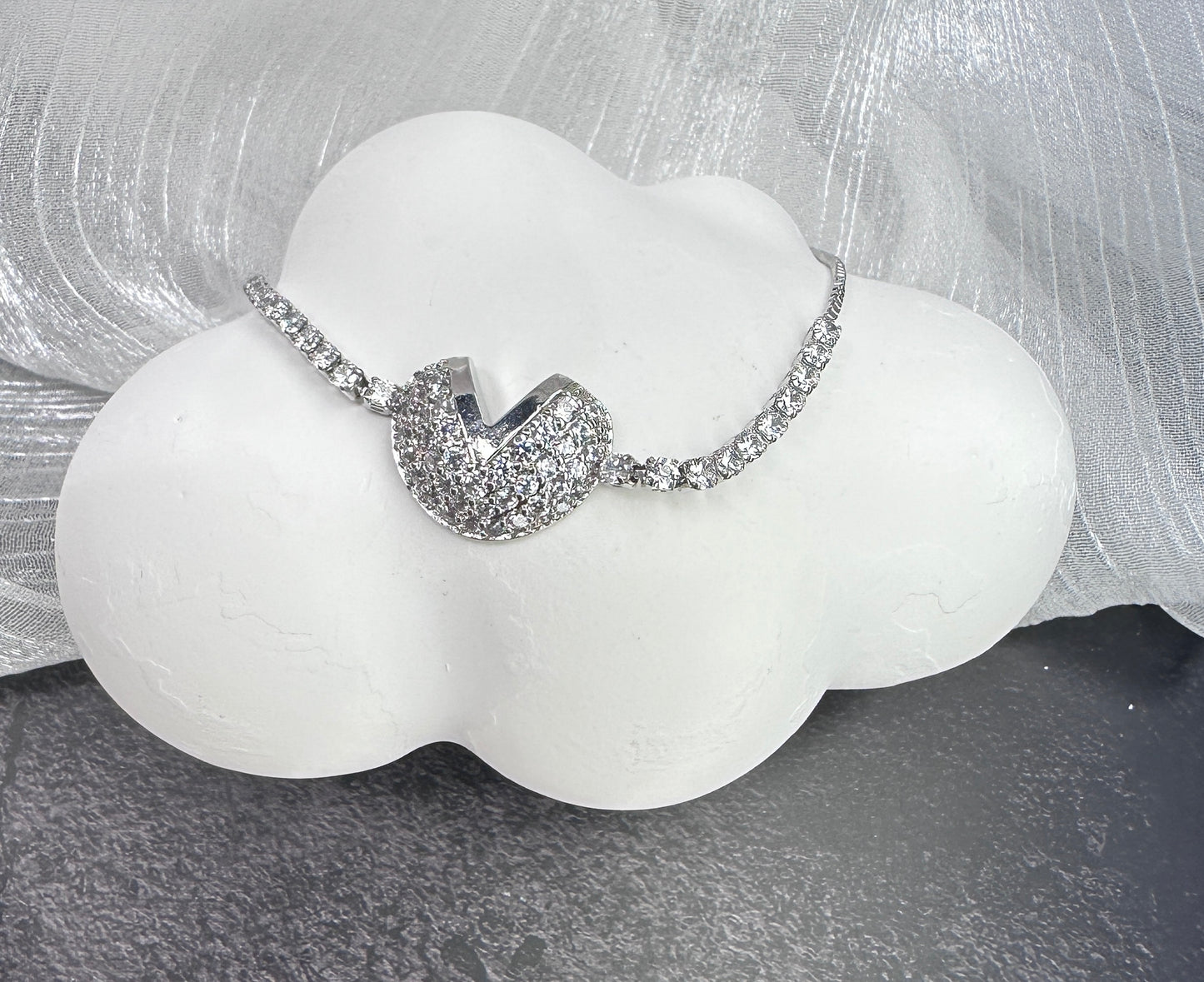 The Bold Radiant V-Heart Bracelet