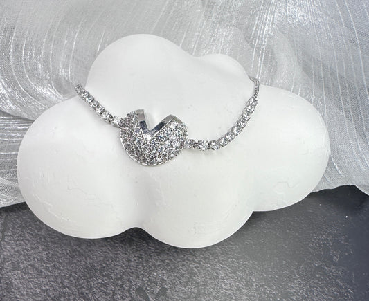 The Bold Radiant V-Heart Bracelet