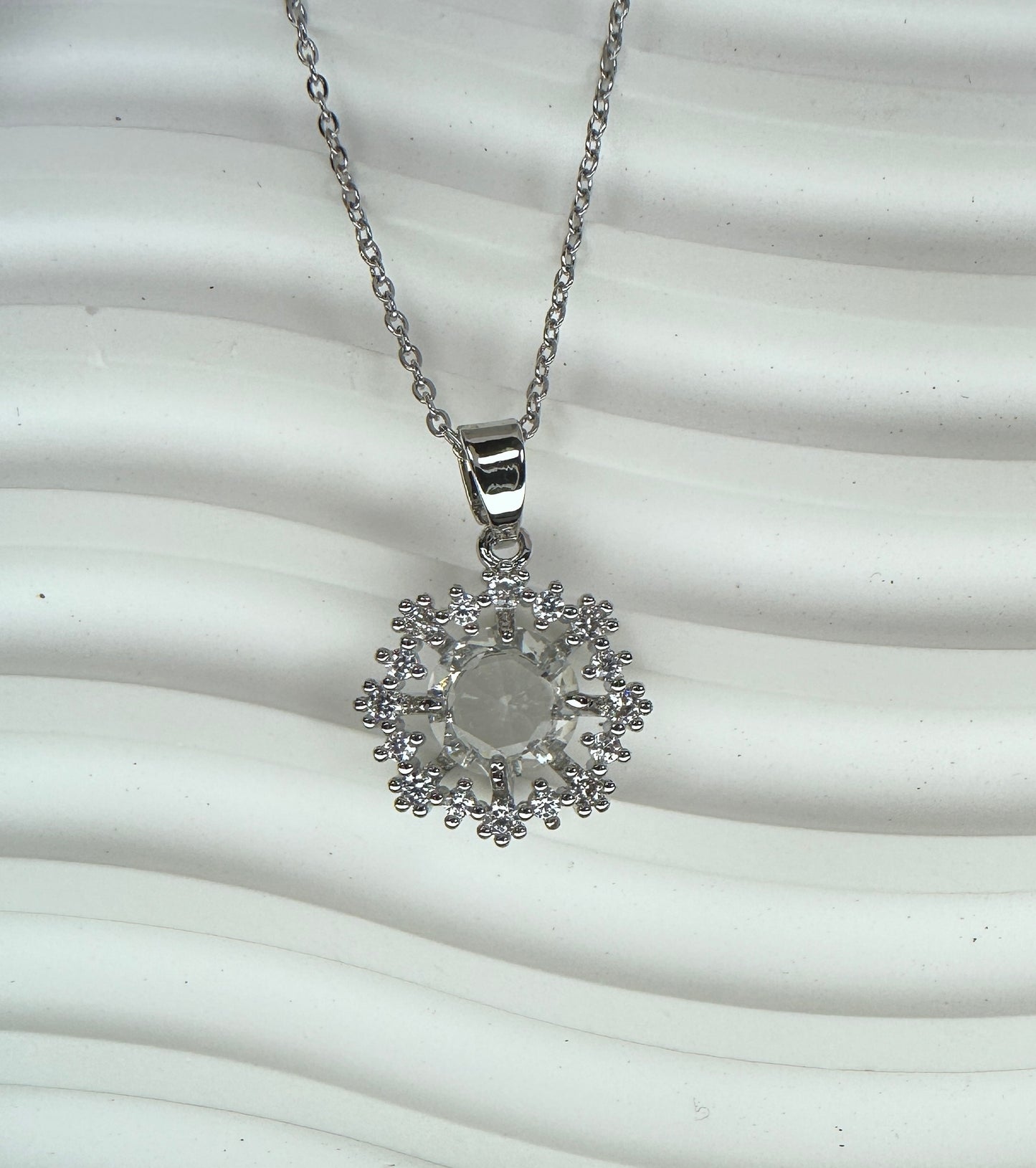 Radiant Polar Star Jewelry Set (Gift Box Included)| Necklace & Earrings Gift Box | DN-DS | Luxury Gift-Ready Jewelry Set