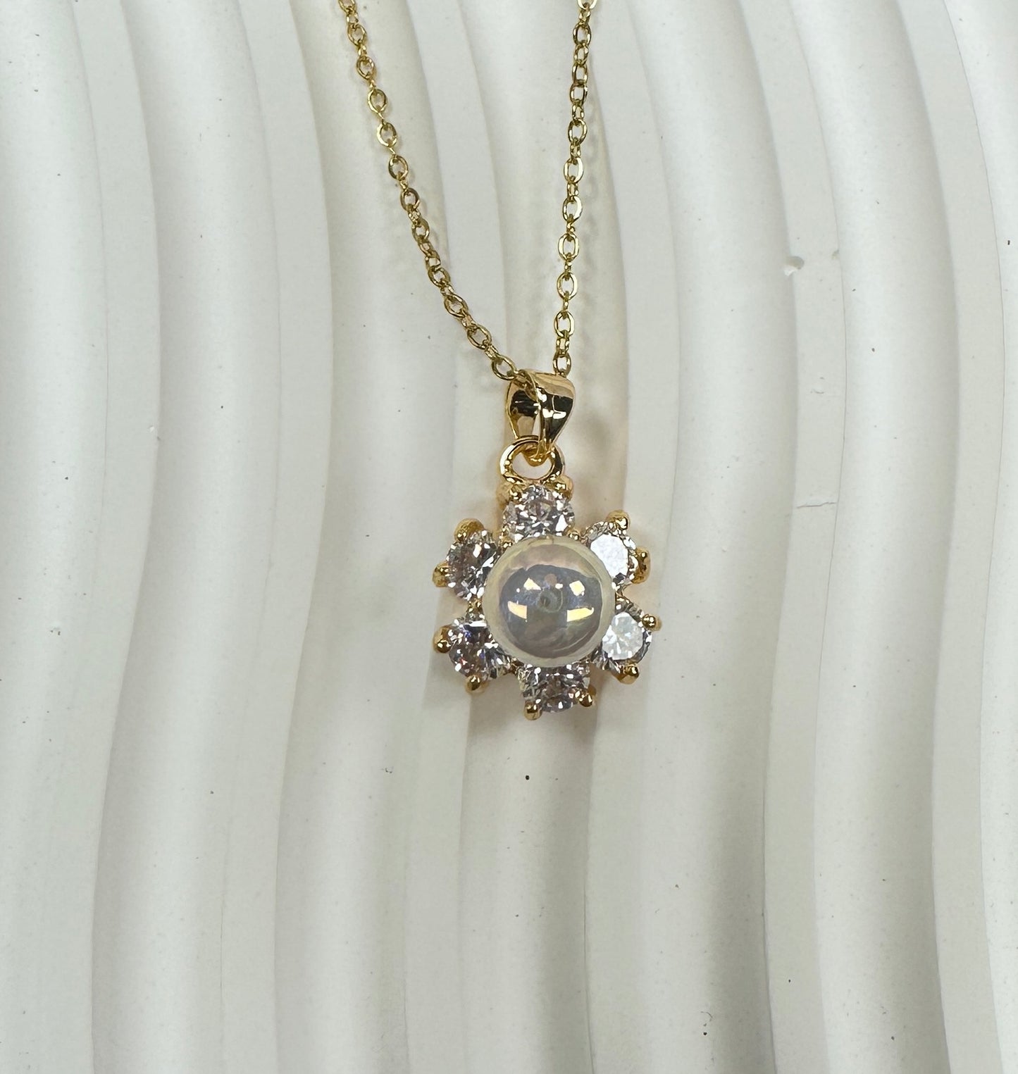 Luminous Aura Sunburst Jewelry Set (Gift Box Included)| Necklace & Earrings Gift Box | DN-DS | Luxury Gift-Ready Jewelry Set