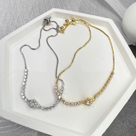 Six-Petal Flower Adjustable Radiant Stone Bracelet ｜ One Size Fits All