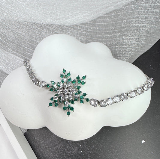 Spinning Snowflake Adjustable Radiant Stone Bracelet ｜ One Size Fits All
